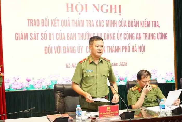 Thiếu tướng Nguyễn Ngọc Quyền, Phó Bí thư Đảng ủy, Phó Giám đốc CATP Hà Nội điều hành phần thảo luận