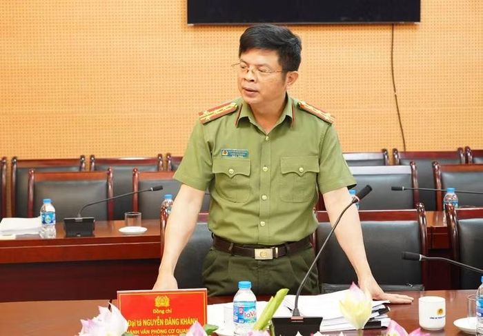 Đại tá Nguyễn Đăng Khánh, Chánh Văn phòng Cơ quan UBKT Đảng ủy CATW, Thư ký Đoàn kiểm tra thông tin tình hình