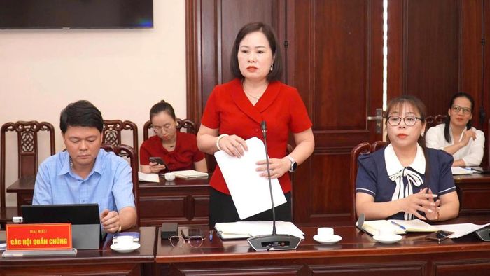 Đại diện Hội Chữ thập đỏ phát biểu.