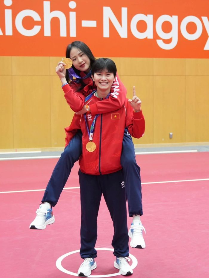 Khánh Ly và đồng đội Thu Trang từng sát cánh ở nhiều giải đấu.