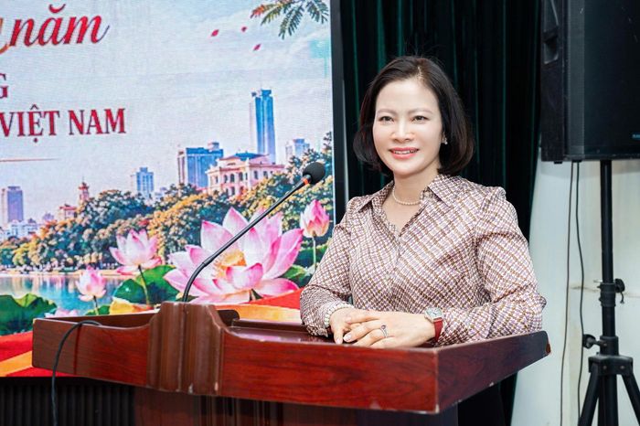 Bà Nguyễn Thị Mỹ Linh - Phó vụ trưởng Vụ Báo chí - Xuất bản, Ban Tuyên giáo Trung ương phát biểu tại buổi lễ. Ảnh: Trần Hiền.