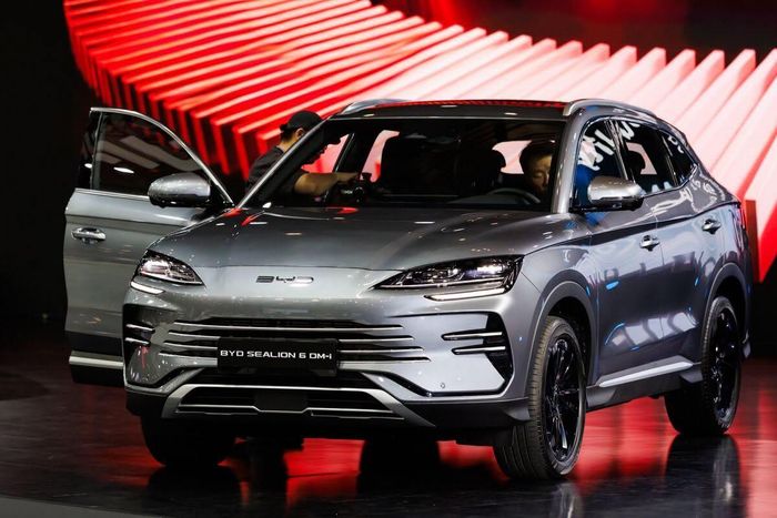  Các quan chức EU và Trung Quốc đã đàm phán thỏa thuận vào cuối tuần trước nhằm tránh nguy cơ căng thẳng thương mại. Trung Quốc đã đồng ý không áp dụng biện pháp trả đũa đối với hàng hóa nhập khẩu từ EU liên quan đến thỏa thuận này. 