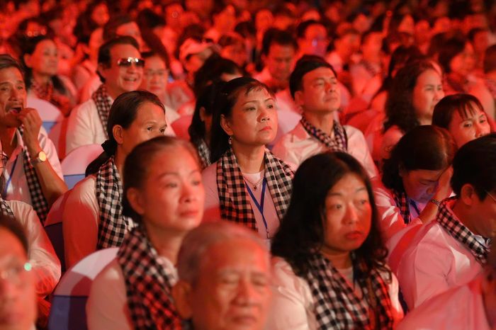  Đông đảo đại biểu, văn nghệ sĩ tham dự đêm tri ân tối 13/10. 
