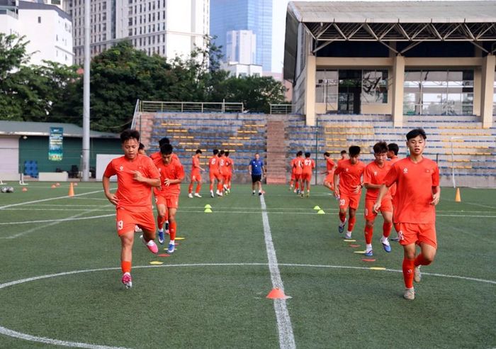 Các cầu thủ U15 Việt Nam tích cực tập luyện, chuẩn bị cho FIFA U15 World Cup & Festival 2026