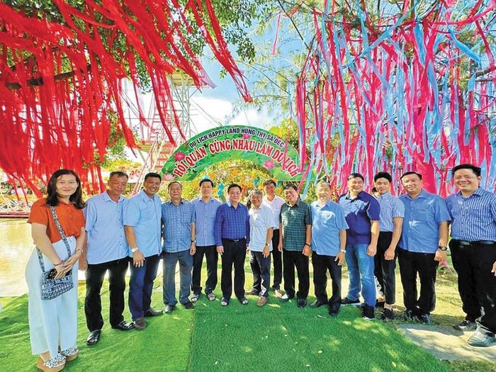 Hội quán "Cùng nhau làm du lịch" ở phường Sa Đéc, tỉnh Đồng Tháp đã tạo niềm tin, quy tụ nhiều hộ cùng tham gia, vừa sản xuất vừa làm du lịch