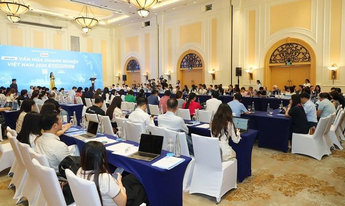 Diễn đàn thu hút khoảng 300 đại biểu là đại diện các cơ quan quản lý nhà nước, các hiệp hội doanh nghiệp, chuyên gia kinh tế, nhà nghiên cứu, lãnh đạo cơ quan báo chí, doanh nhân, doanh nghiệp cùng đại diện các cơ sở giáo dục, đào tạo