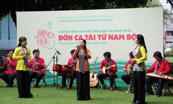 Biểu diễn Đờn ca tài tử Nam Bộ tại Bảo tàng Hồ Chí Minh - Chi nhánh TP.HCM