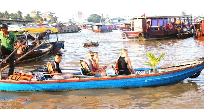 Nhiều doanh nghiệp kiến nghị TP. Cần Thơ đẩy mạnh các giải pháp phát triển du lịch, nhất là tăng cường thu hút du khách quốc tế. Ảnh: Thuận Hóa