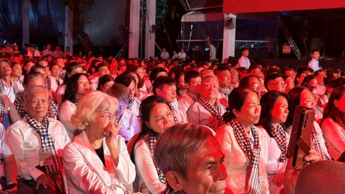 Khán giả xúc động khi xem chương trình