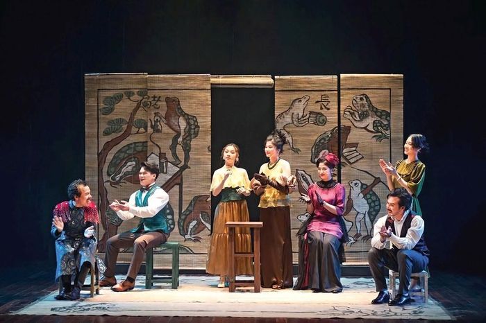 Cảnh trong vở kịch "Pygmalion"