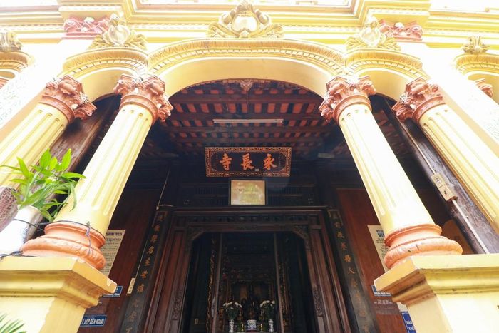 Ngôi chùa có sự kết hợp giữa nhiều phong cách kiến trúc, phản ánh quá trình giao lưu văn hóa qua các thời kỳ. Ảnh: Hồng Thái - TTXVN