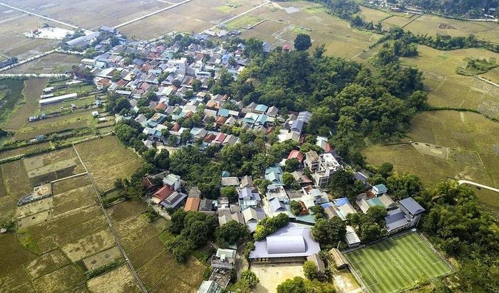 Bản Pom Coọng, xã Mai Châu (PhúThọ) là một trong những bản du lịch cộng đồng đẹp tiêu biểu, điểm sáng của du lịch xã mai Châu sau sáp nhập. Ảnh: Trọng Đạt - TTXVN