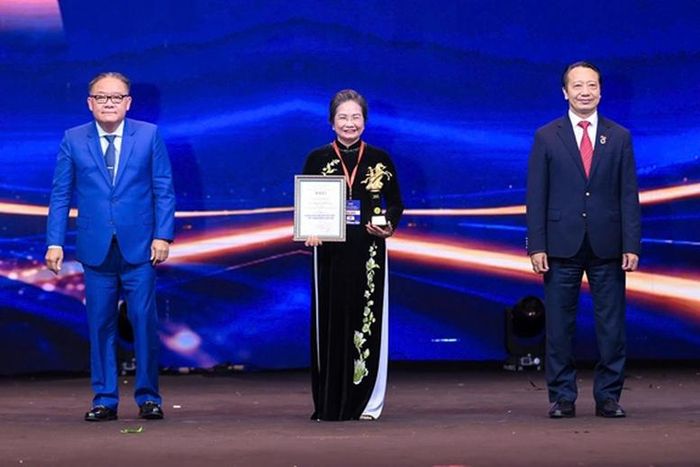 Bà Nguyễn Thị Vinh nhận danh hiệu Doanh nhân tiêu biểu Việt Nam, Cúp Thánh Gióng năm 2026