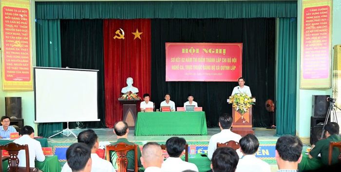 Đồng chí Hoàng Nghĩa Hiếu, Phó Bí thư Thường trực Tỉnh ủy, Chủ tịch Hội đồng nhân dân tỉnh Nghệ An phát biểu tại hội nghị sơ kết 2 năm thí điểm thành lập Chi bộ Hội Nghề cá. (Ảnh tư liệu: BÍCH HƯỜNG)