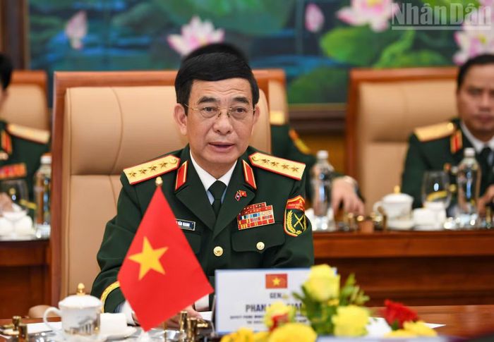 Đại tướng Phan Văn Giang, Ủy viên Bộ Chính trị, Phó Bí thư Quân ủy Trung ương, Phó Thủ tướng Chính phủ, Bộ trưởng Quốc phòng phát biểu tại hội đàm.