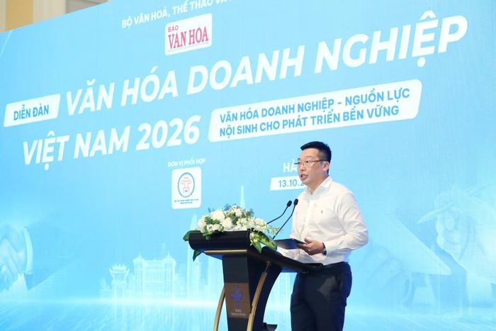 Tổng Biên tập Báo Văn hóa Nguyễn Anh Vũ cho rằng, văn hóa là cách một tổ chức tư duy, cách con người trong tổ chức đó làm việc với nhau, cách người lãnh đạo ra quyết định, cách doanh nghiệp ứng xử với khách hàng, người lao động, đối tác, xã hội.