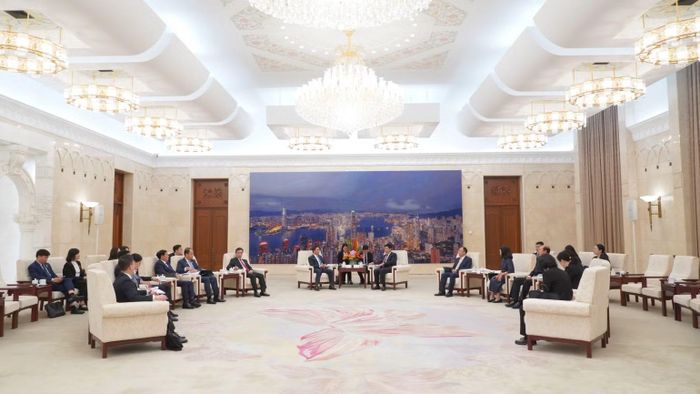 Quang cảnh buổi làm việc.