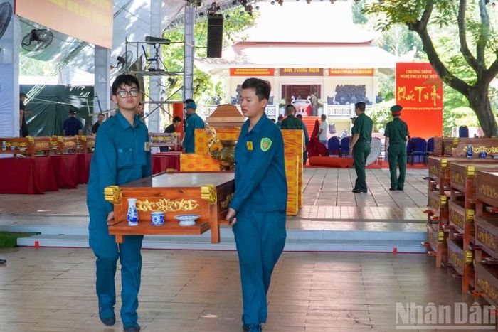  Các hạng mục phục vụ buổi lễ được chuẩn bị kỹ lưỡng, thể hiện sự trân trọng, thành kính đối với các Anh hùng liệt sĩ﻿ đã hy sinh vì sự nghiệp đấu tranh giải phóng dân tộc, thống nhất đất nước. 