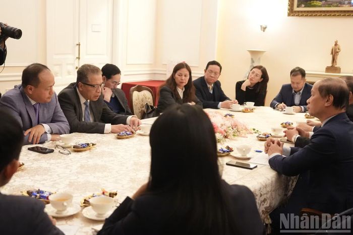 Cuộc gặp, làm việc thảo luận nhiều nội dung quan trọng. (Ảnh: THANH THỂ)