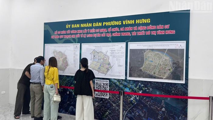 Chính quyền địa phương bố trí khu vực phát, tiếp nhận phiếu góp ý tại các điểm niêm yết, tạo điều kiện để người dân trực tiếp nghiên cứu hồ sơ và bày tỏ ý kiến.