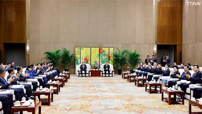 Chủ tịch Quốc hội Trần Thanh Mẫn tiếp Bí thư Tỉnh ủy, Chủ nhiệm Ủy ban Thường vụ Nhân đại tỉnh Thiểm Tây (Trung Quốc) Triệu Nhất Đức. (Ảnh: Doãn Tấn/TTXVN)