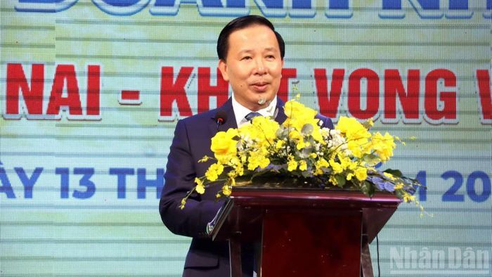 Phó Bí thư Thành ủy, Chủ tịch Ủy ban nhân dân thành phố Đồng Nai Nguyễn Văn Út cam kết luôn đồng hành cùng doanh nghiệp. (Ảnh: THIÊN VƯƠNG)