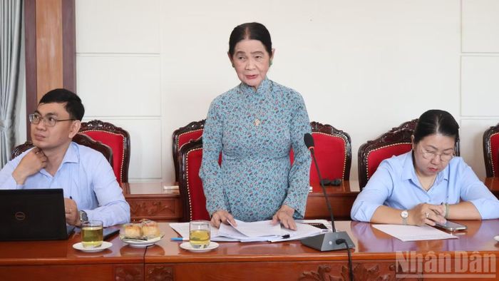 Luật sư Trương Thị Hòa phát biểu tại hội nghị. (Ảnh: Vương Lê)