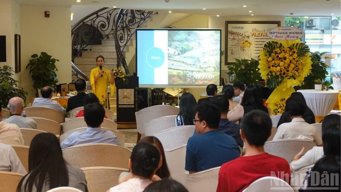 Quang cảnh chương trình. (Ảnh: LINH BẢO)