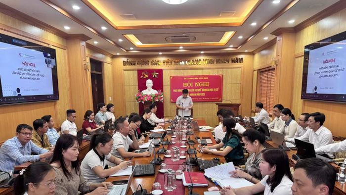 Hội nghị phát động triển khai lớp học mở “Bình dân học vụ số” tại xã Nà Hang, tỉnh Tuyên Quang. (Ảnh: Thu Trang)