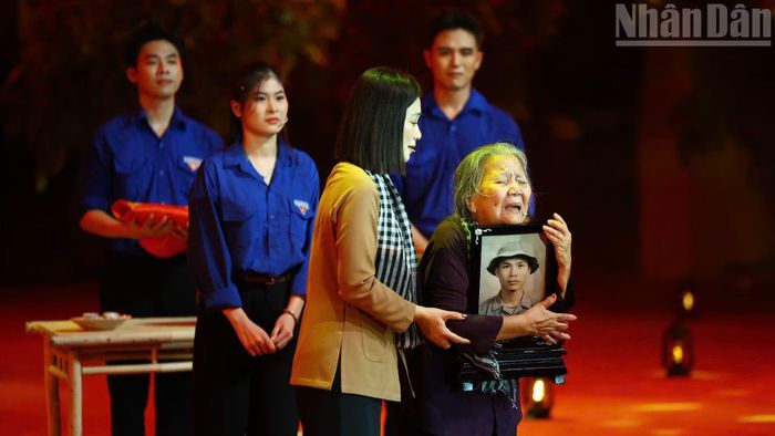 Tiết mục biểu diễn tại chương trình nghệ thuật "Khúc tri ân".