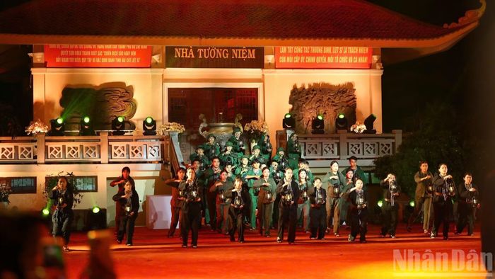 Tiết mục biểu diễn tại chương trình nghệ thuật.