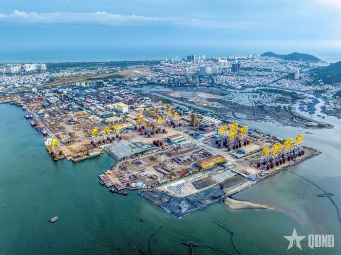 Toàn cảnh Trung tâm Công nghiệp Năng lượng và Hậu cần Kỹ thuật PTSC tại Vũng Tàu, TP Hồ Chí Minh. 
