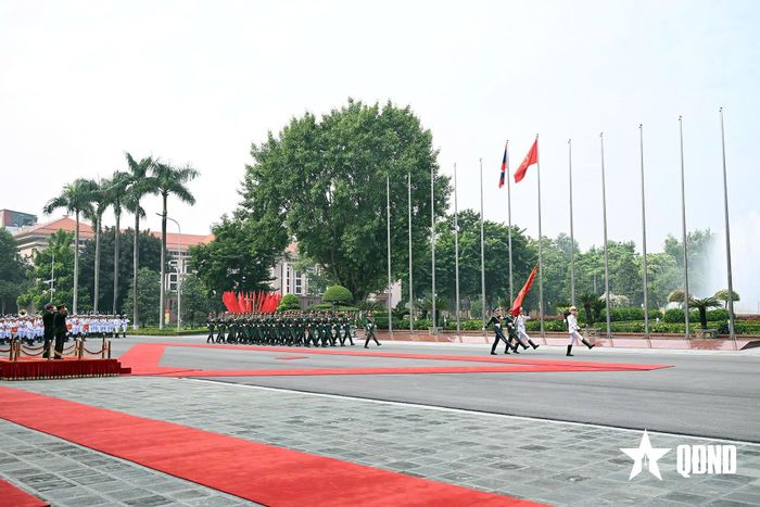 Quang cảnh lễ đón. Ảnh: TRỌNG HẢI 