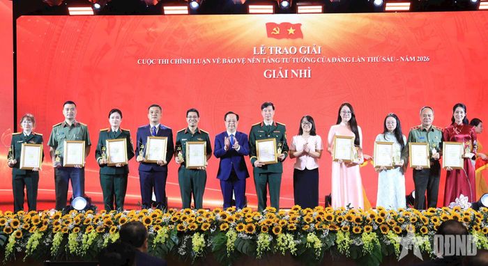  Ban tổ chức trao giải Nhì tặng các tác giả, nhóm tác giả. 