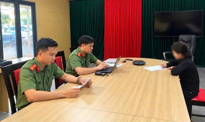 Cơ quan Công an làm việc, xử lý trường hợp chia sẻ thông tin sai sự thật về chức sắc tôn giáo trên địa bàn TP Quảng Ninh.
