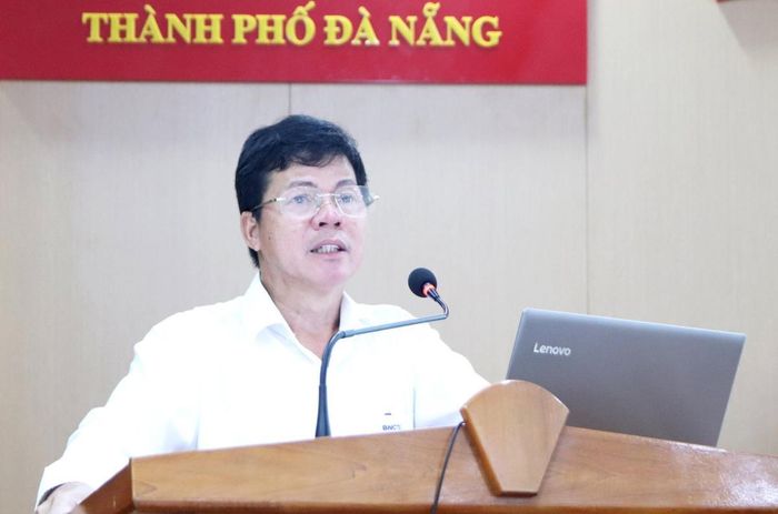 Trưởng ban Nội chính Thành ủy Võ Công Chánh hông tin về tình hình triển khai công tác phòng, chống tham nhũng, lãng phí, tiêu cực tại hội nghị