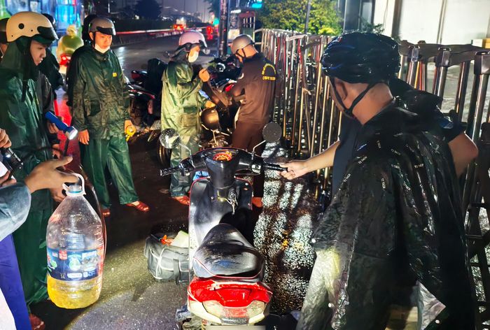 Đội thường di chuyển trên tuyến đường Đỗ Mười (Quốc lộ 1 cũ) và đường Hà Huy Giáp, gặp người đi đường bị sự cố là sẵn sàng trợ giúp
