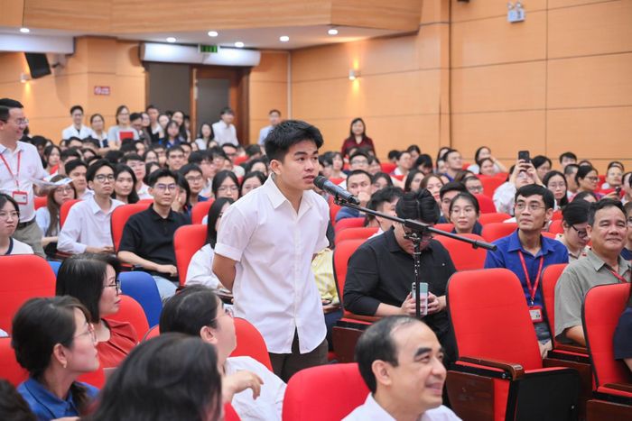  Tân bác sĩ nội trú đăng ký chuyên ngành đào tạo. Ảnh: Trường ĐH Y Hà Nội 