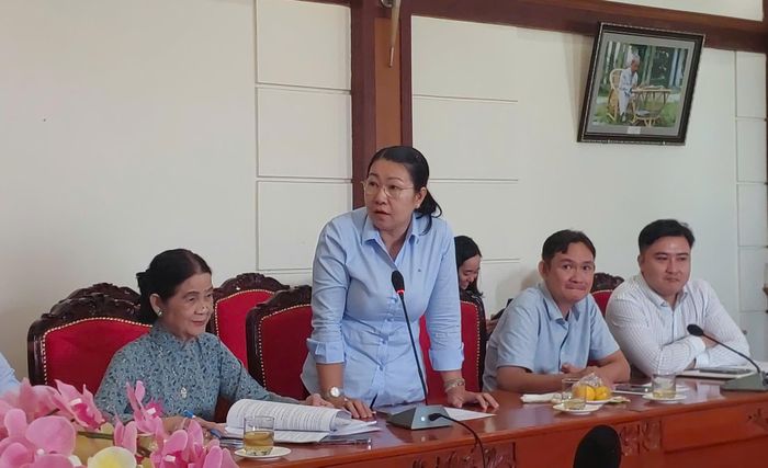 Kế toán trưởng Bệnh viện Thống Nhất góp ý về dự án Luật Đấu thầu. Ảnh: M.HOA