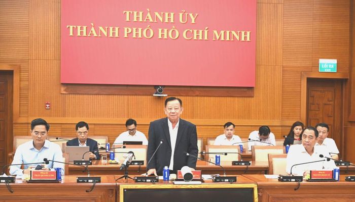  Chủ tịch HĐQT Tập đoàn Becamex Nguyễn Văn Hùng phát biểu trong buổi làm việc. Ảnh: VĂN MINH 