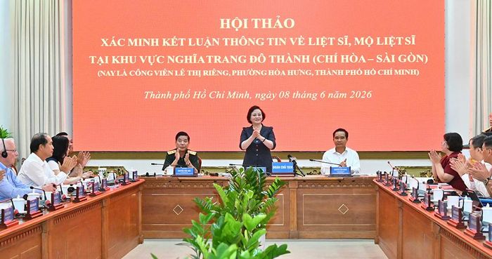  Phó Thủ tướng Phạm Thị Thanh Trà chủ trì Hội thảo xác minh, kết luận thông tin về liệt sĩ, mộ liệt sĩ tại khu vực Nghĩa địa Chí Hòa - Chợ Quán, nay là Công viên Lê Thị Riêng, phường Hòa Hưng, TPHCM. Ảnh: VIỆT DŨNG 