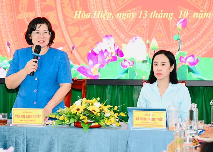  Đồng chí Văn Thị Bạch Tuyết phát biểu chỉ đạo tại hội nghị. Ảnh: VIỆT DŨNG 