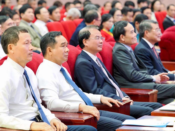  Lãnh đạo các địa phương tham dự Lễ Khai khóa của ĐHQG TPHCM - Ảnh: HOÀNG HÙNG 