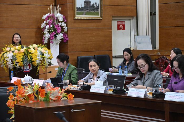  Các chuyên gia tham dự hội thảo chiều 13-10 