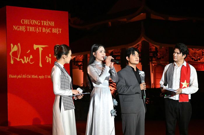  Nhạc sĩ Nguyễn Văn Chung và ca sĩ Nguyễn Duyên Quỳnh chia sẻ tại chương trình. Ảnh: VIỆT DŨNG 