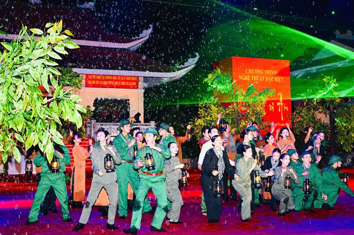  Các tiết mục xúc động của đội ngũ văn nghệ sĩ TPHCM 