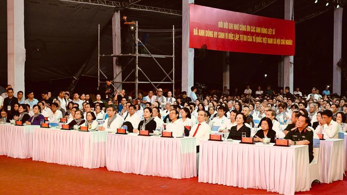  Các đại biểu tham dự chương trình. Ảnh: VIỆT DŨNG 