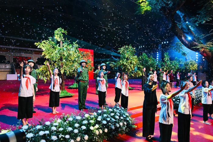  Các tiết mục xúc động của đội ngũ văn nghệ sĩ TPHCM 