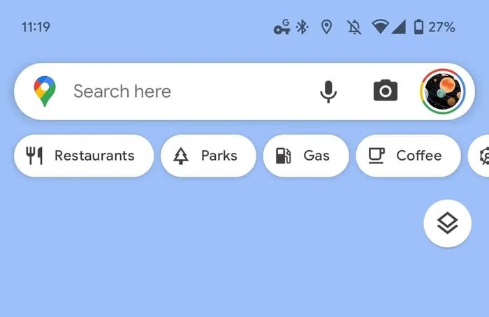 Lens in Maps sử dụng camera điện thoại để nhận diện địa điểm và hiển thị thông tin trực quan. (Ảnh: 9to5Google)