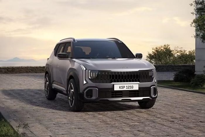 Kia Seltos Hybrid 2027 được định vị trong phân khúc SUV hạng C (C-SUV) đang tăng trưởng nhanh tại châu Âu, bổ sung thêm một lựa chọn vào danh mục xe điện hóa của Kia bên cạnh những mẫu xe như Sportage, Niro và K4 mới.